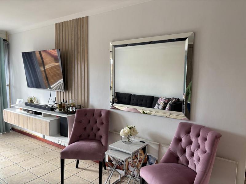 2 Bedroom Property for Sale in The Reeds Gauteng