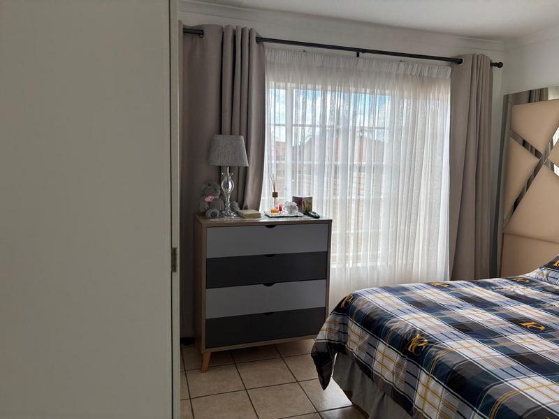2 Bedroom Property for Sale in The Reeds Gauteng