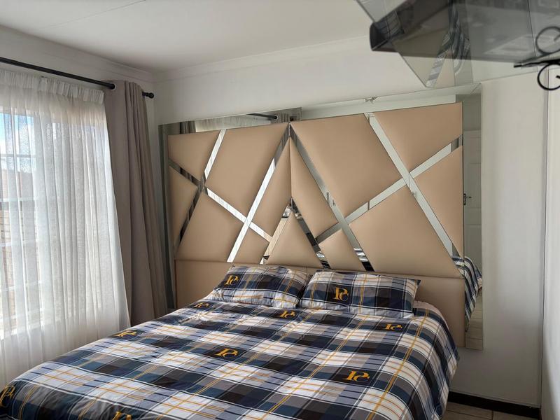 2 Bedroom Property for Sale in The Reeds Gauteng