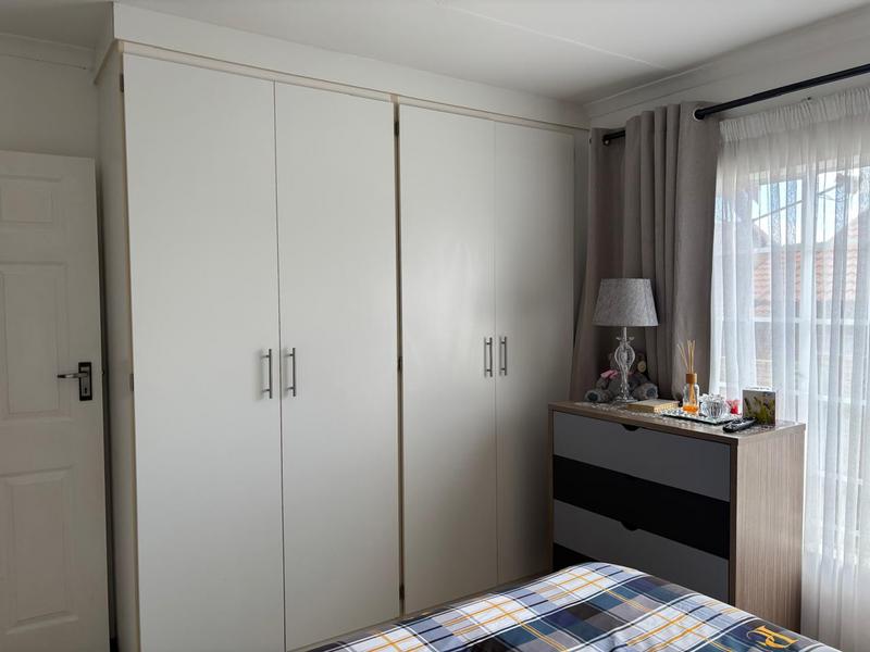 2 Bedroom Property for Sale in The Reeds Gauteng