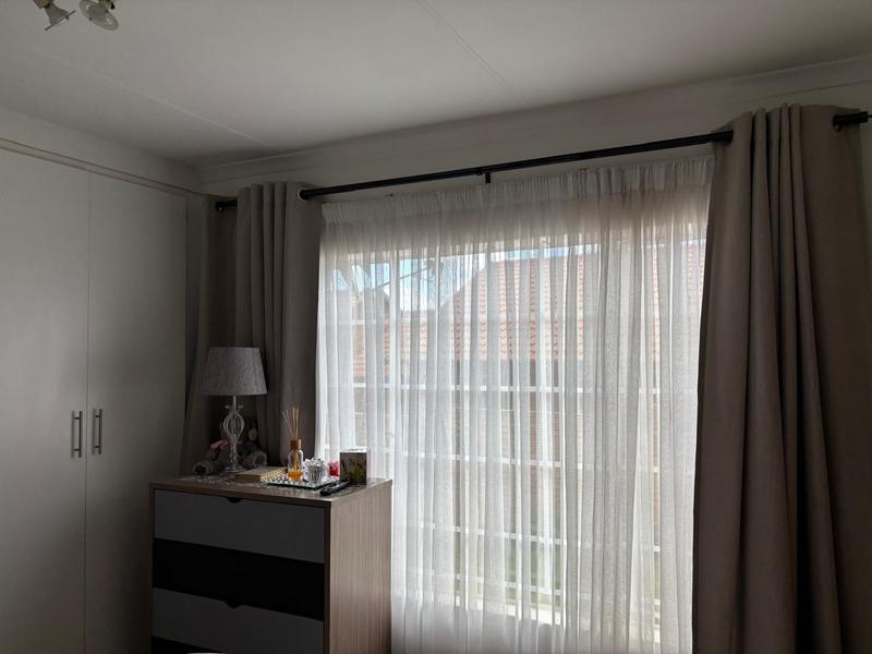 2 Bedroom Property for Sale in The Reeds Gauteng