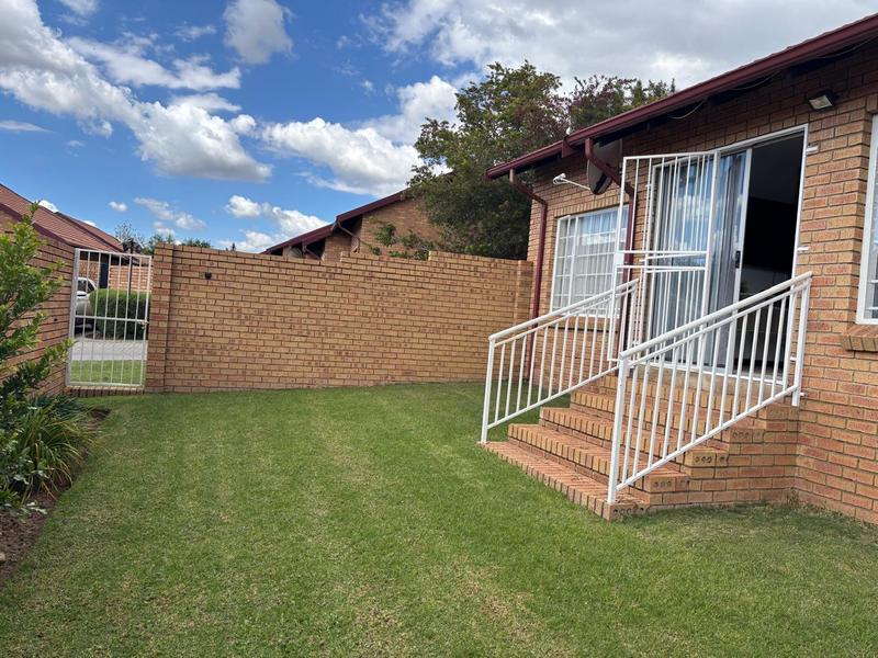 2 Bedroom Property for Sale in The Reeds Gauteng