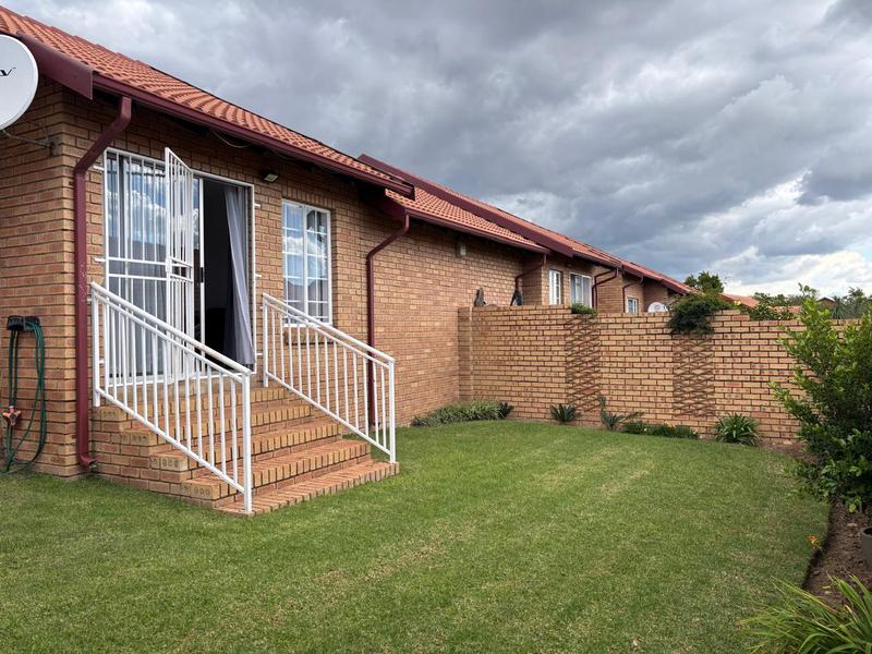 2 Bedroom Property for Sale in The Reeds Gauteng