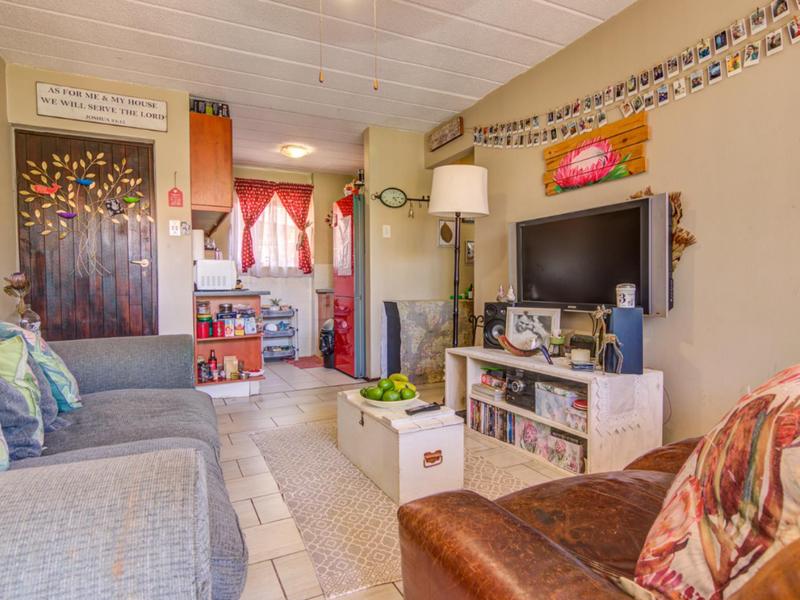 To Let 2 Bedroom Property for Rent in Glen Marais Gauteng