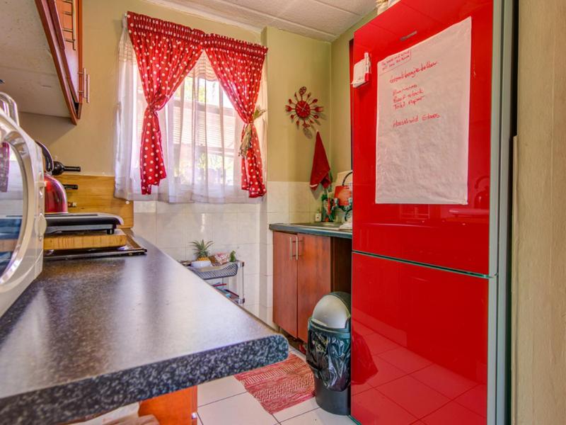To Let 2 Bedroom Property for Rent in Glen Marais Gauteng