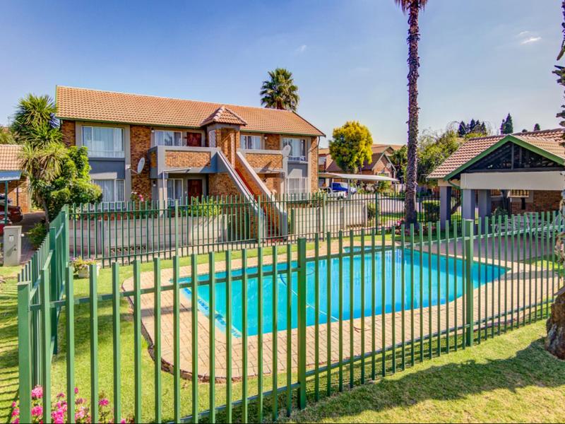 To Let 2 Bedroom Property for Rent in Glen Marais Gauteng