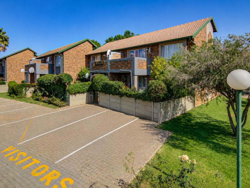 To Let 2 Bedroom Property for Rent in Glen Marais Gauteng