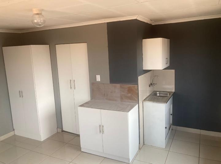 To Let 1 Bedroom Property for Rent in Protea Glen Gauteng