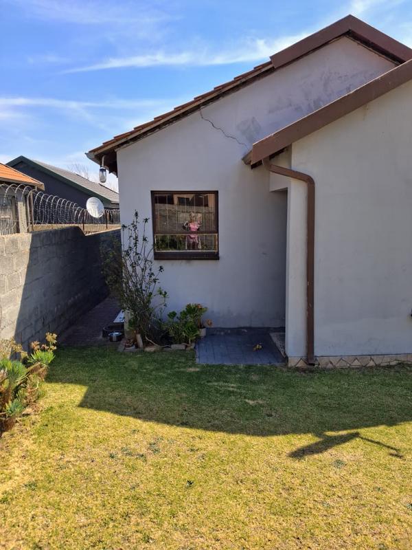 3 Bedroom Property for Sale in Fleurhof Gauteng