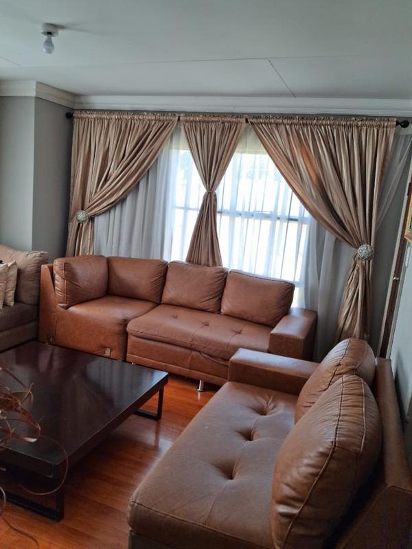 3 Bedroom Property for Sale in Fleurhof Gauteng