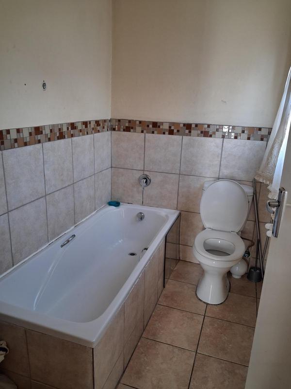 3 Bedroom Property for Sale in Fleurhof Gauteng