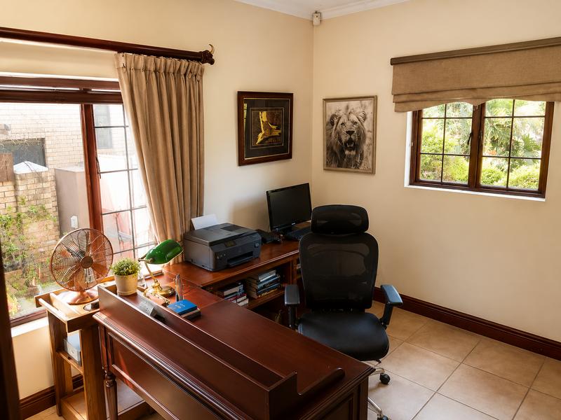 5 Bedroom Property for Sale in Eldoraigne Gauteng