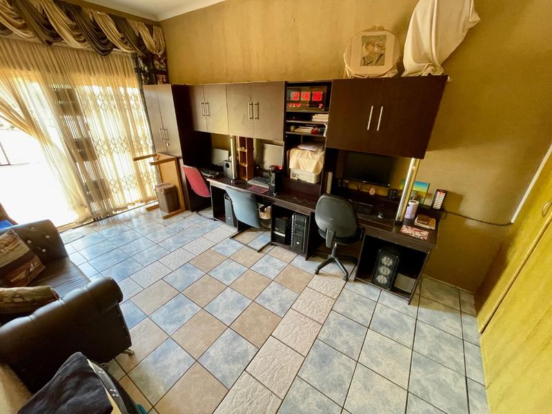 5 Bedroom Property for Sale in Dan Pienaarville Gauteng