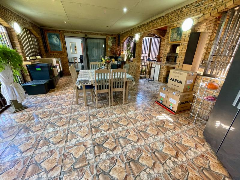 5 Bedroom Property for Sale in Dan Pienaarville Gauteng