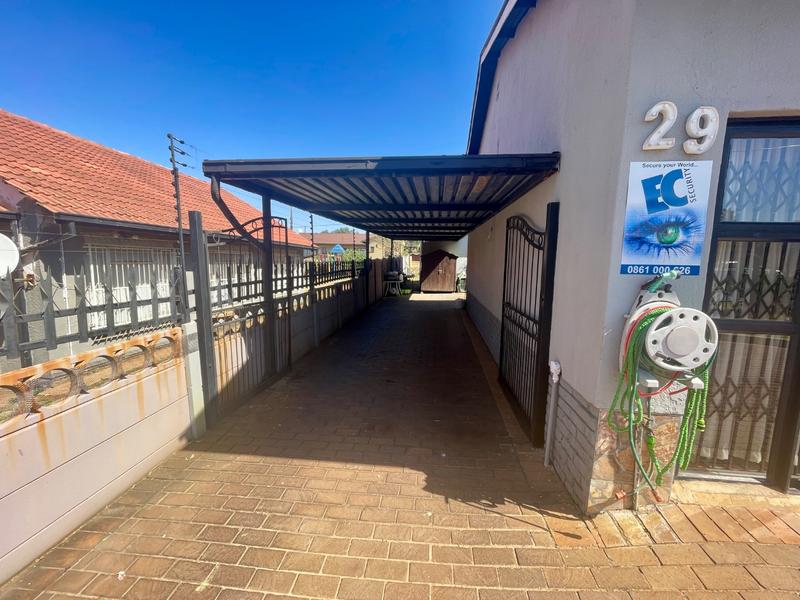 5 Bedroom Property for Sale in Dan Pienaarville Gauteng