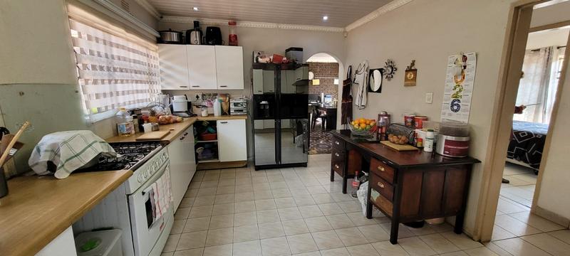3 Bedroom Property for Sale in Brackendowns Gauteng