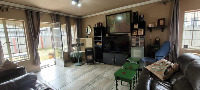 3 Bedroom Property for Sale in Verwoerdpark Gauteng