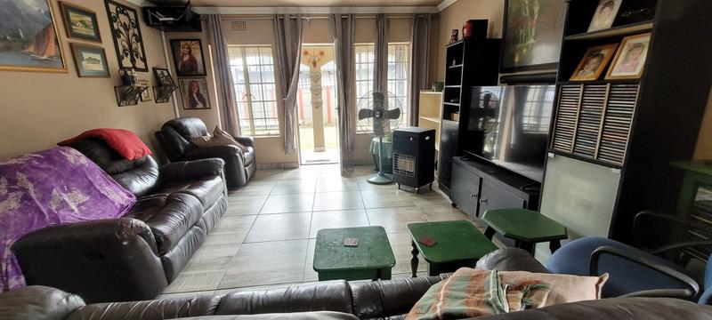 3 Bedroom Property for Sale in Verwoerdpark Gauteng