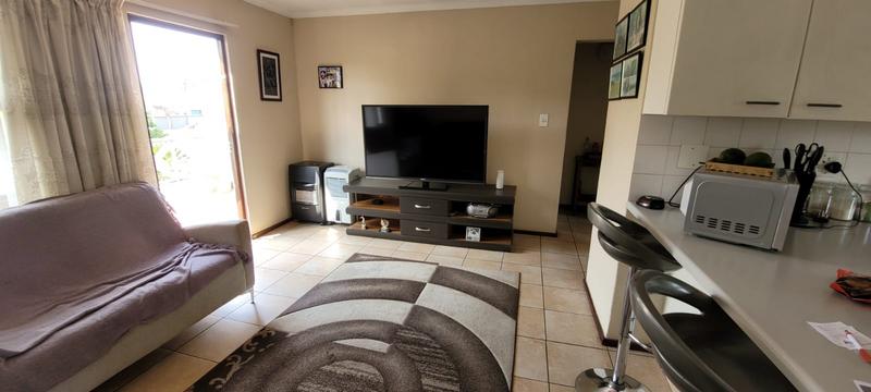 2 Bedroom Property for Sale in Verwoerdpark Gauteng