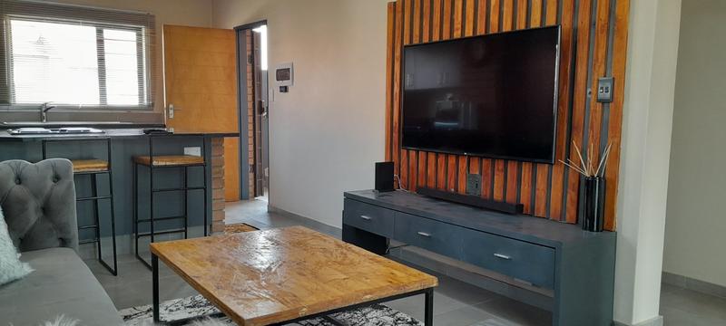 To Let 2 Bedroom Property for Rent in Vorna Valley Gauteng