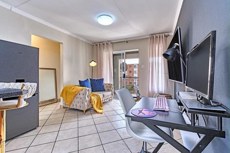 To Let 2 Bedroom Property for Rent in Waterfall Gauteng