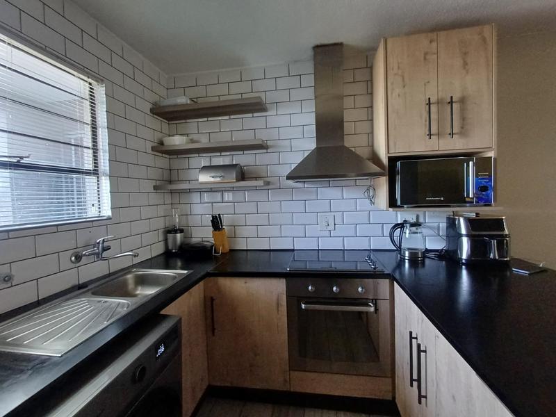 To Let 2 Bedroom Property for Rent in Ridgeway Gauteng