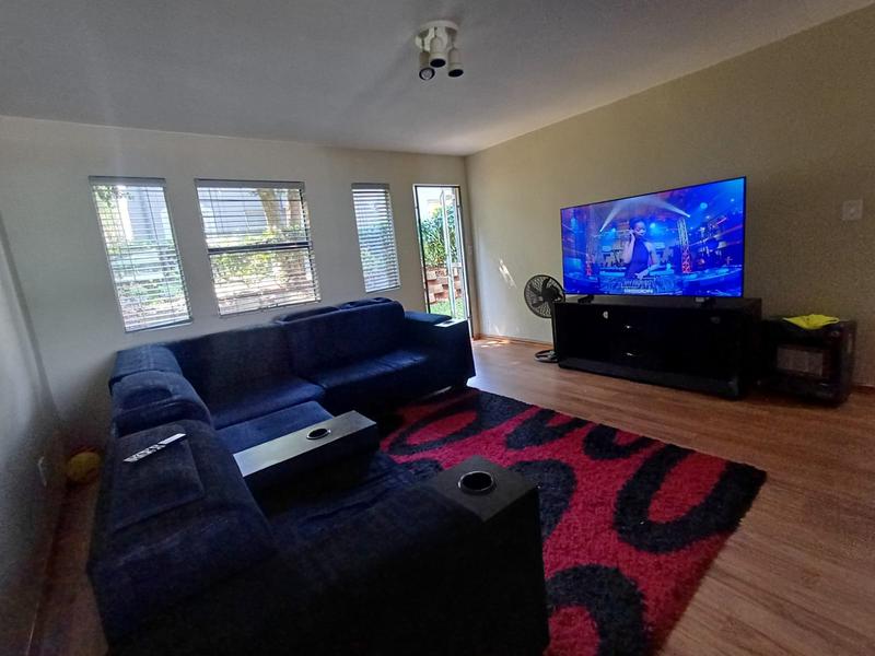 To Let 2 Bedroom Property for Rent in Ridgeway Gauteng