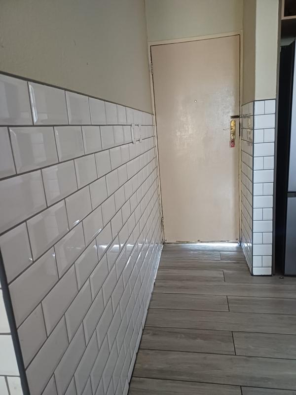 To Let 2 Bedroom Property for Rent in Ridgeway Gauteng