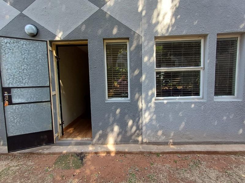 To Let 2 Bedroom Property for Rent in Ridgeway Gauteng