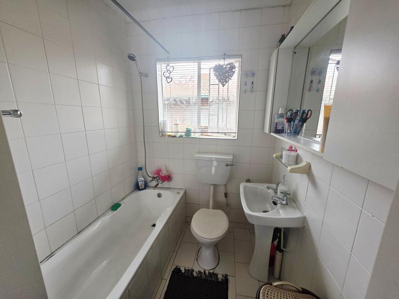 2 Bedroom Property for Sale in Birchleigh Gauteng