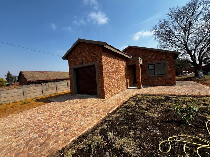 3 Bedroom Property for Sale in Dersley Gauteng