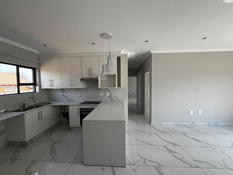 3 Bedroom Property for Sale in Dersley Gauteng