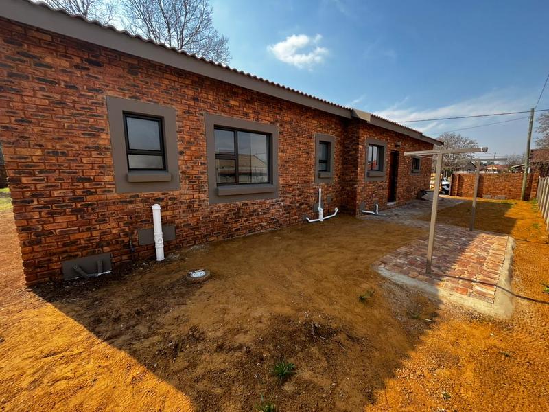 3 Bedroom Property for Sale in Dersley Gauteng