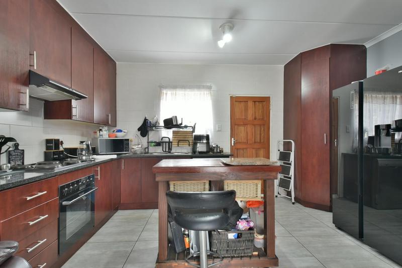 3 Bedroom Property for Sale in Wilgeheuwel Gauteng