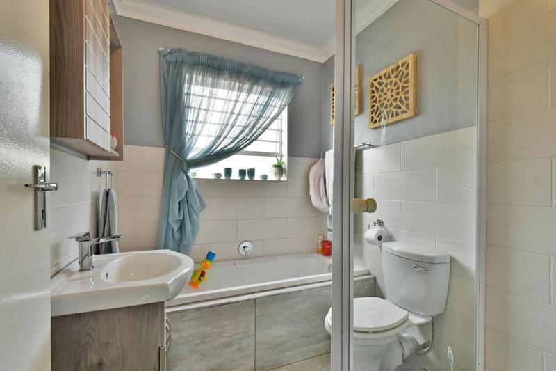 3 Bedroom Property for Sale in Wilgeheuwel Gauteng