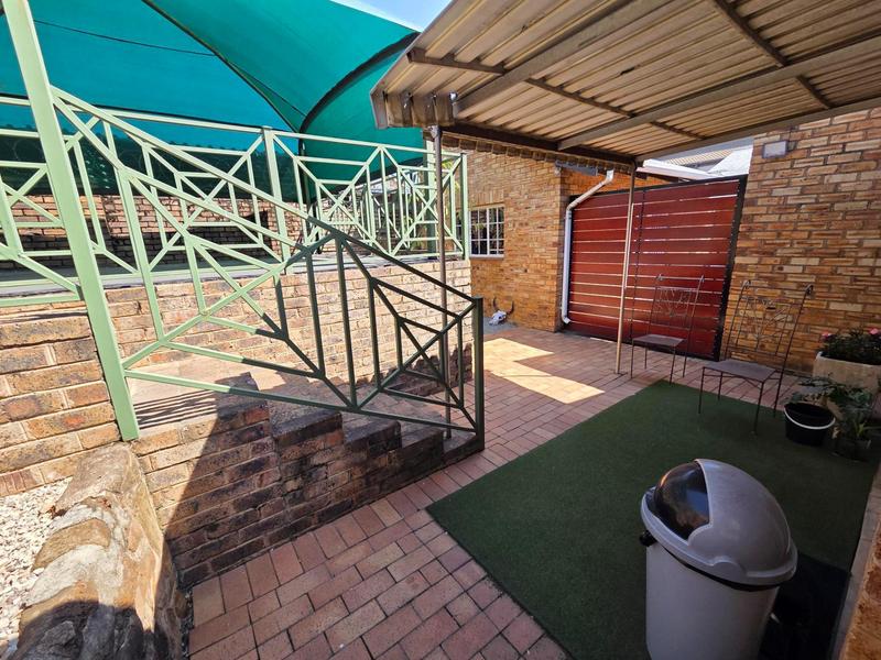 To Let 1 Bedroom Property for Rent in Menlo Park Gauteng