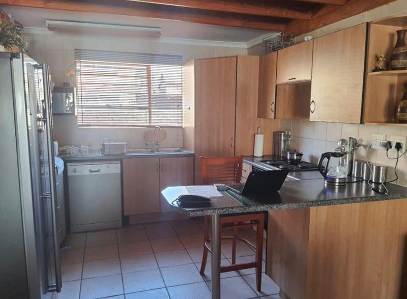To Let 4 Bedroom Property for Rent in Pomona Gauteng