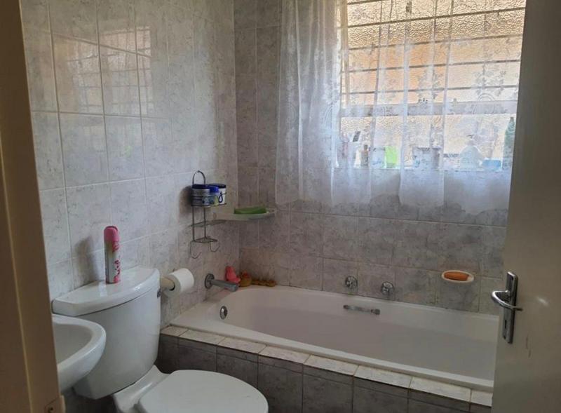 To Let 4 Bedroom Property for Rent in Pomona Gauteng