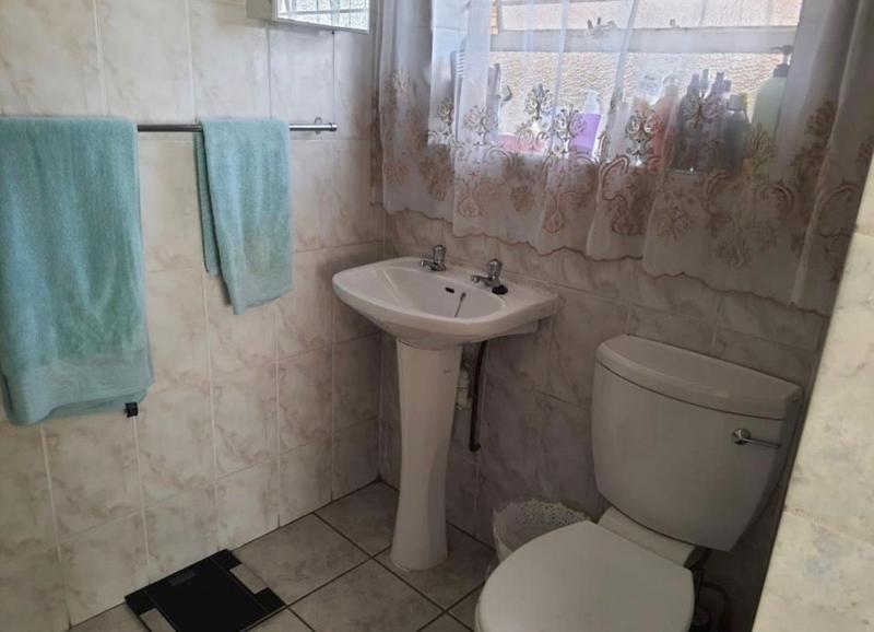 To Let 4 Bedroom Property for Rent in Pomona Gauteng