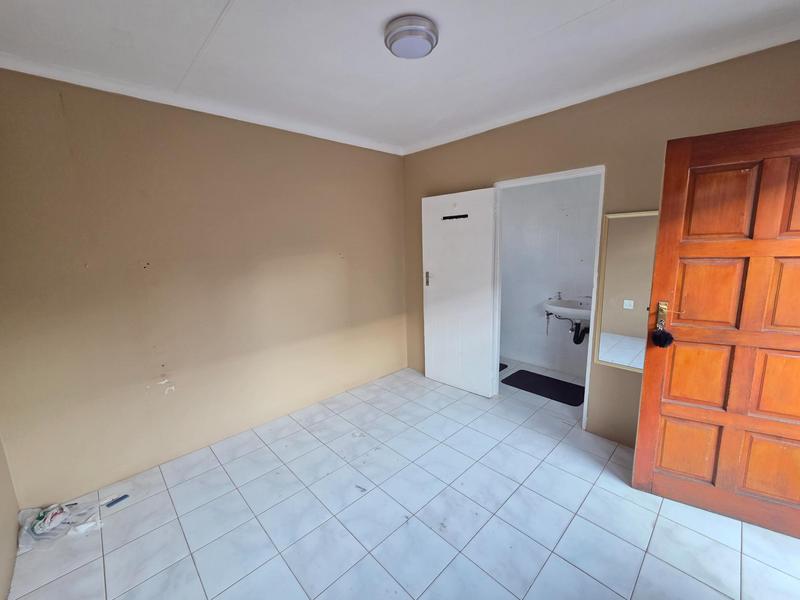 To Let 2 Bedroom Property for Rent in Erasmia Gauteng