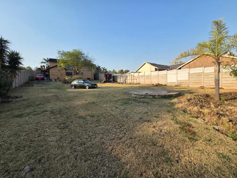 To Let 2 Bedroom Property for Rent in Erasmia Gauteng