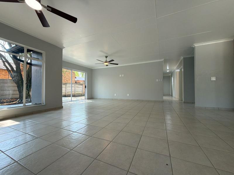 To Let 4 Bedroom Property for Rent in Sunward Park Gauteng
