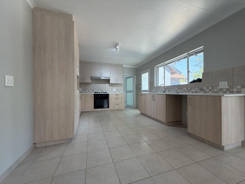 To Let 4 Bedroom Property for Rent in Sunward Park Gauteng