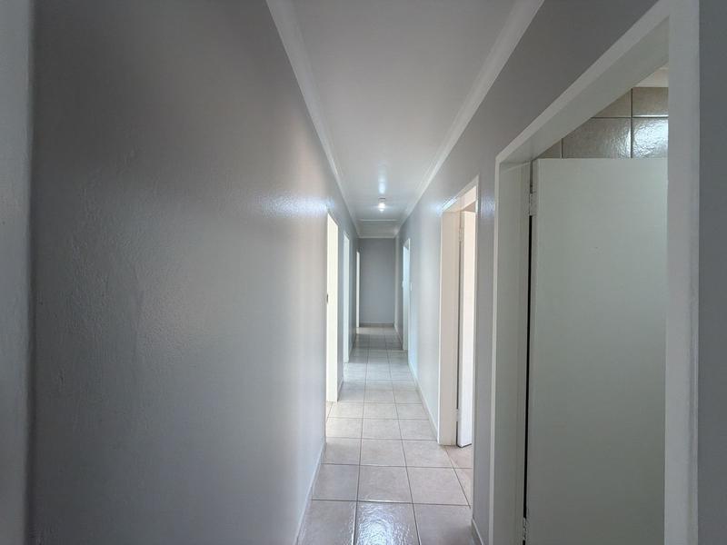 To Let 4 Bedroom Property for Rent in Sunward Park Gauteng