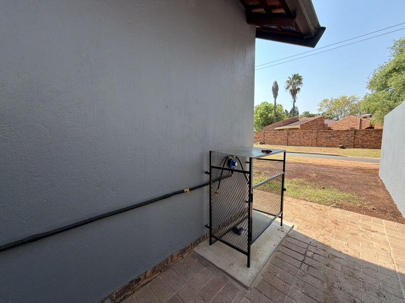 To Let 4 Bedroom Property for Rent in Sunward Park Gauteng