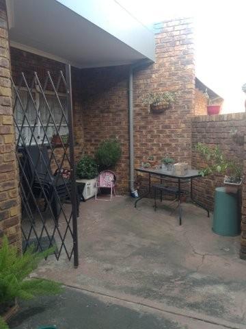2 Bedroom Property for Sale in Petersfield Gauteng