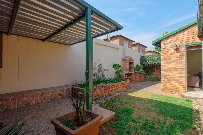 3 Bedroom Property for Sale in Florida Glen Gauteng