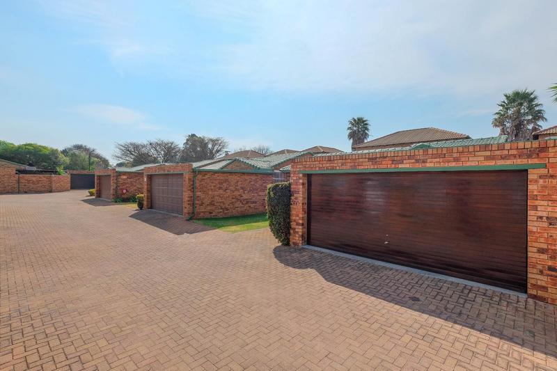 3 Bedroom Property for Sale in Florida Glen Gauteng