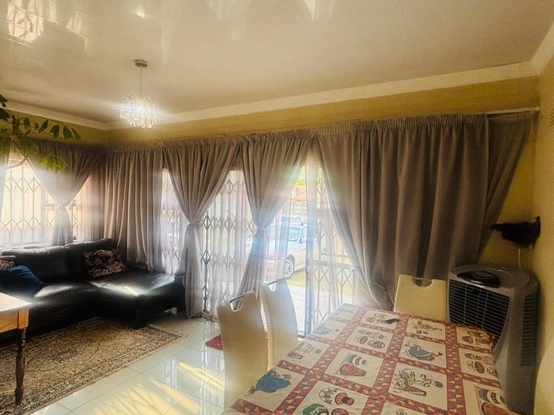 To Let 3 Bedroom Property for Rent in Creswell Park Gauteng