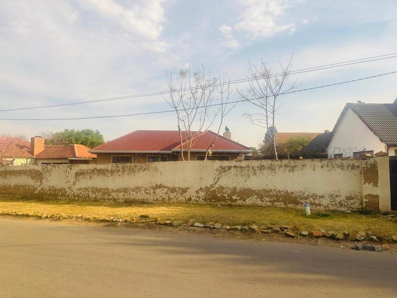 To Let 3 Bedroom Property for Rent in Creswell Park Gauteng